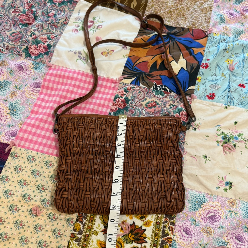 Gorgeous Cognac Woven Leather Crossbody Purse - Picture 10 of 12